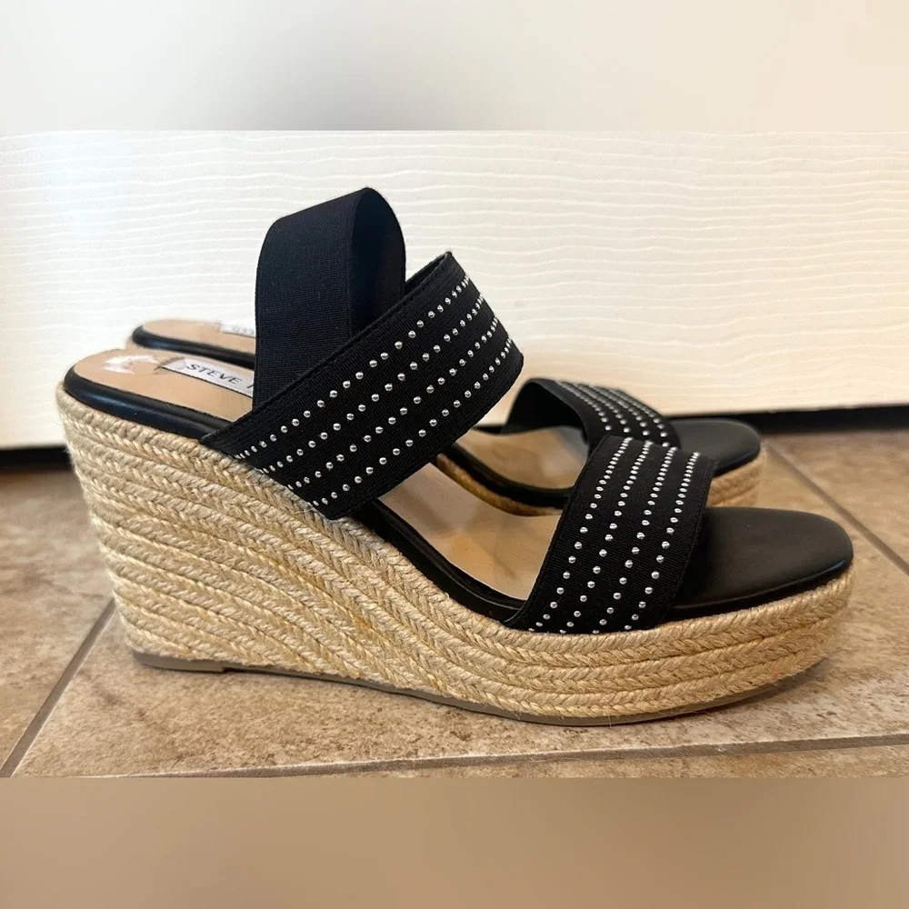 Steve Madden Axil Wedge Sandals with Studded Straps - Picture 4 of 7